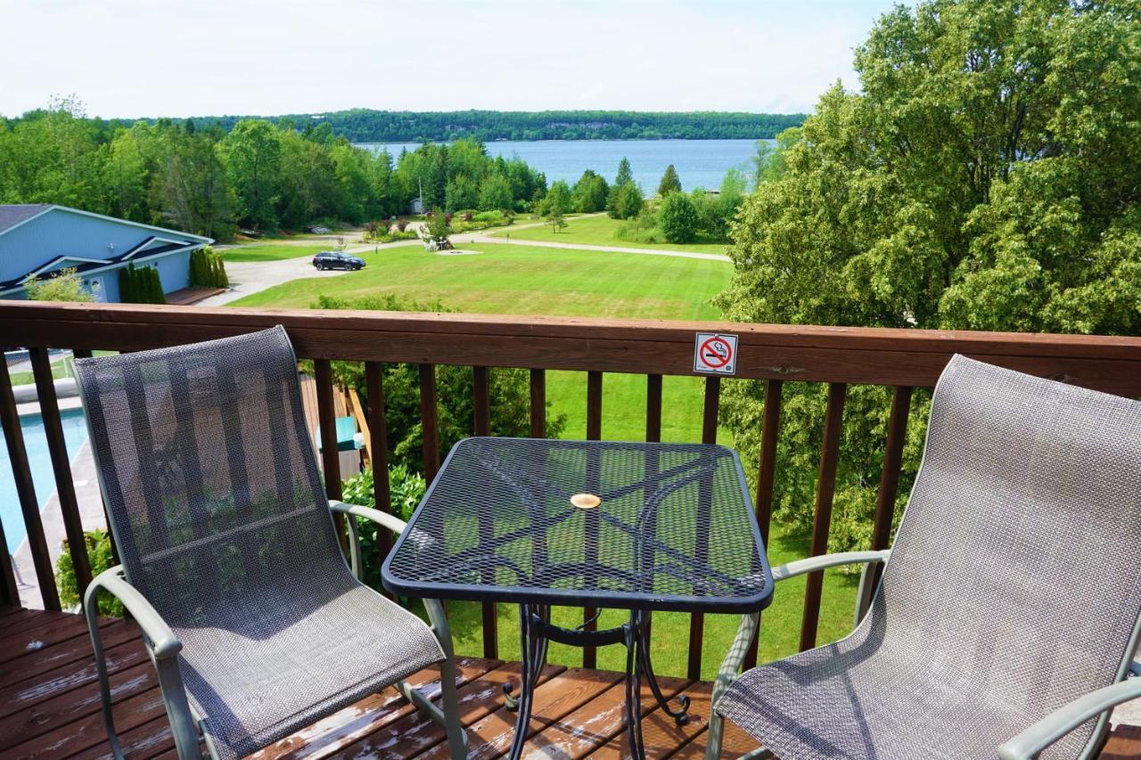 Waterview On The Bay Hotel Wiarton Exterior photo
