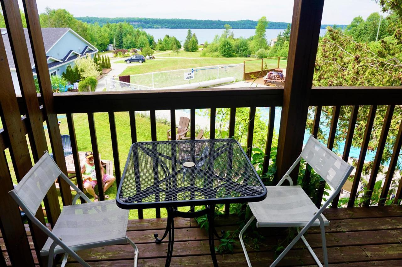 Waterview On The Bay Hotel Wiarton Exterior photo