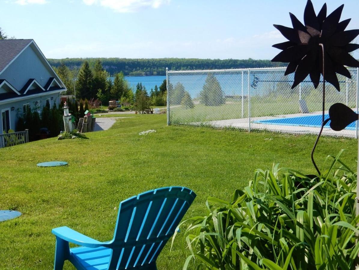 Waterview On The Bay Hotel Wiarton Exterior photo