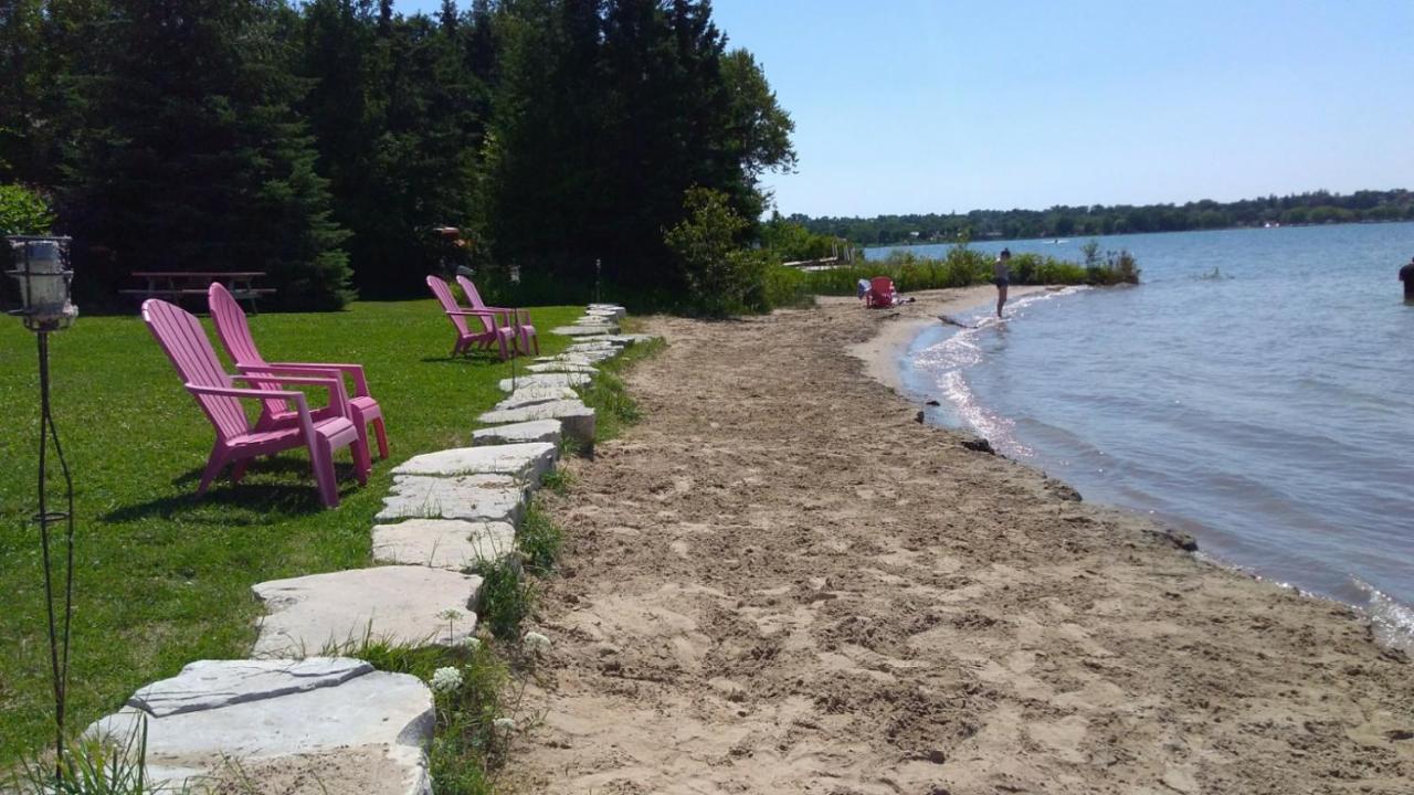 Waterview On The Bay Hotel Wiarton Exterior photo